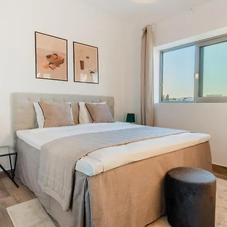 Perfect Vacation For Up To Six Guests With Balcony All Yours